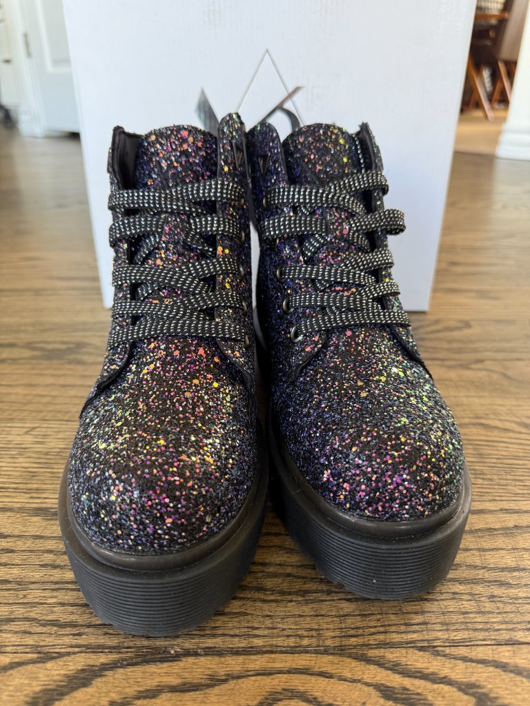 Yru Slayer Black Glitter Platform Boots Size 7 New In Box — image 2 of 8
